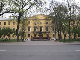 Фасад здания Николаевского кавалерийского училища, 2014 год