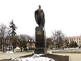 Памятник Рудневу в Харькове. Снимок 2013 года