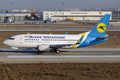 Boeing 737-500 Международных авиалиний Украины в аэропорту имени Ататюрка