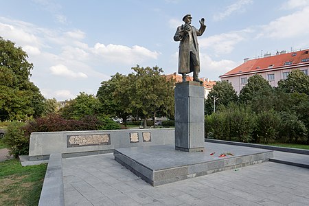 Памятник в Прага—Бубенеч, Чехия (демонтирован в 2020 году[a])