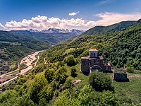 В районе Сентинского храма, Х век