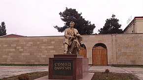 Памятник поэту Самеду Вургуну в городе Имишли