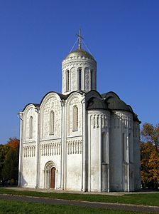 Придворный храм Всеволода носит имя его небесного покровителя — Димитрия Солунского