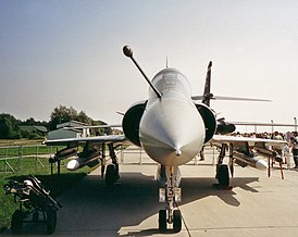 Mirage 2000 с ракетами Super R.530 на внутренних подвесках