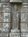 Плувьен: источник святого Жауа и его статуя