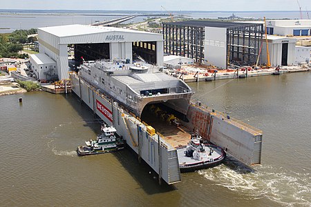 USNS Spearhead (JHSV-1) на верфи Austal USA в г. Мобил, 2011 год