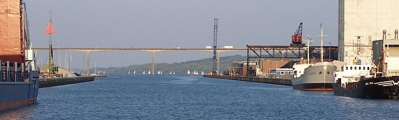 Мост через фьорд Вейле