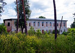 Здание бывшей заводской конторы