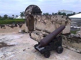 Пушка в крепости Сан-Карлос