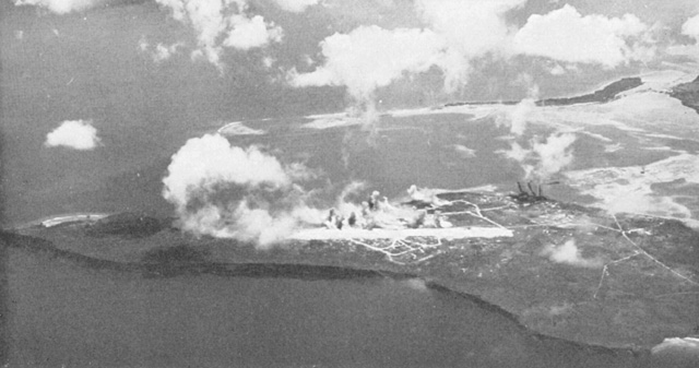 Полуостров Ороте во время авианалёта