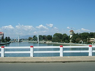 Фантхьет. Подвесной мост и водонапорная башня