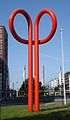 Скульптура Roadline скульптора André van Lier, Гаага, 1978