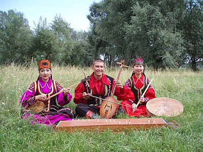 Хакасы с музыкальными инструментами