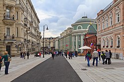 В районе пересечения с Копьёвским переулком, после реконструкции 2013 года