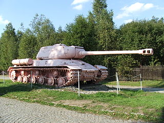 Этот же танк, перекрашенный в розовый цвет.