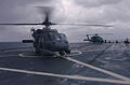 Вертолёты HH-60 Pave Hawk на борту десантного дока класса «Айленд» (USS «Форт Макгенри» во время учений). 17 декабря 2004