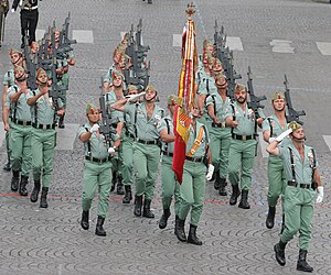 Отделение 7-го батальона 3-й терции «Дон Хуан Австрийский» Испанского легиона. Парад в День взятия Бастилии 14 июля 2007 года.