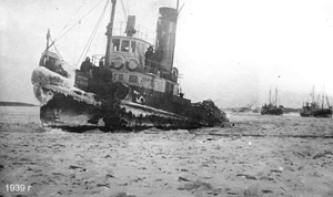 «Комсомолец» завершает навигацию в порту Нарьян-Мар. Фото А. А. Фёдорова, 1939 или 1940 год