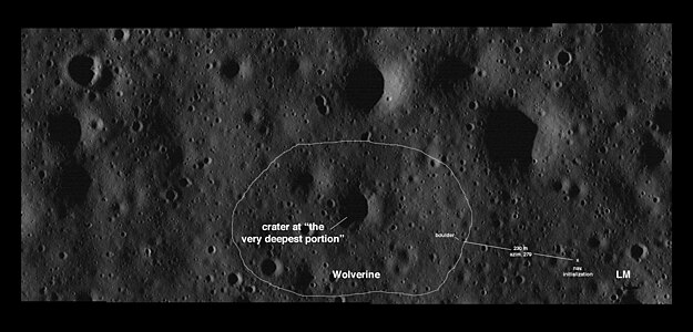 Впадина Росомаха, которую Скотт и Ирвин объехали, направляясь к борозде Хэдли. Фото сделано КА Lunar Reconnaissance Orbiter 7 января 2010 года