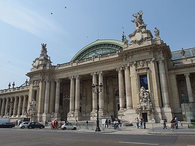 Grand Palais, архитектор Henri Deglane, Шарль Жиро, Альбер Луве и Альбер Тома (1897-1900), за изящным фасадом скрывался огромный выставочный зал.