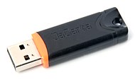 USB-токен в корпусе Nano с кнопкой. Предназначен для генерации OTP-паролей и подстановки паролей в поля веб-формы, а также подтверждения присутствия пользователя в момент совершения операции.