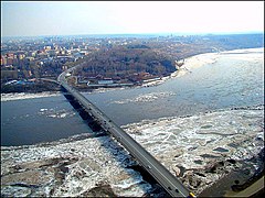 Коммунальный (Старый, Южный) мост через Томь, по которому проходит Московский тракт.