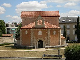 Фасад здания баптистерия