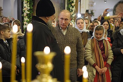 Владимир Путин с настоятелем храма