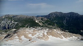Массив Оштен справа. Вид с горы Фишт